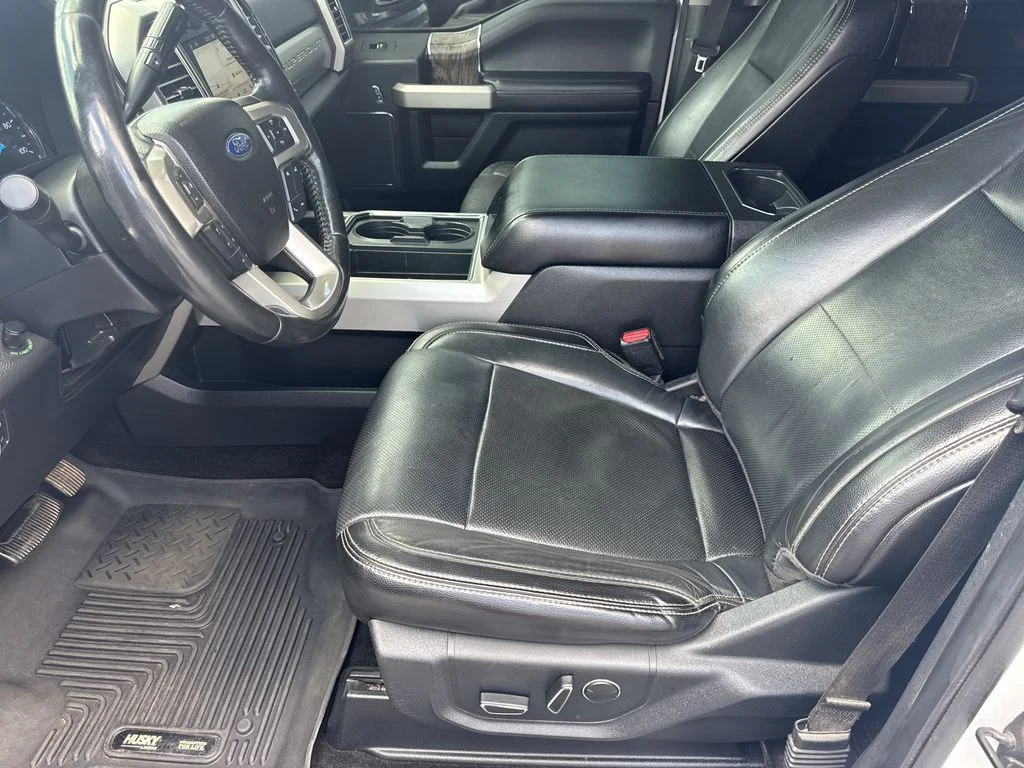 Used 2017 White Ford Lariat image 9