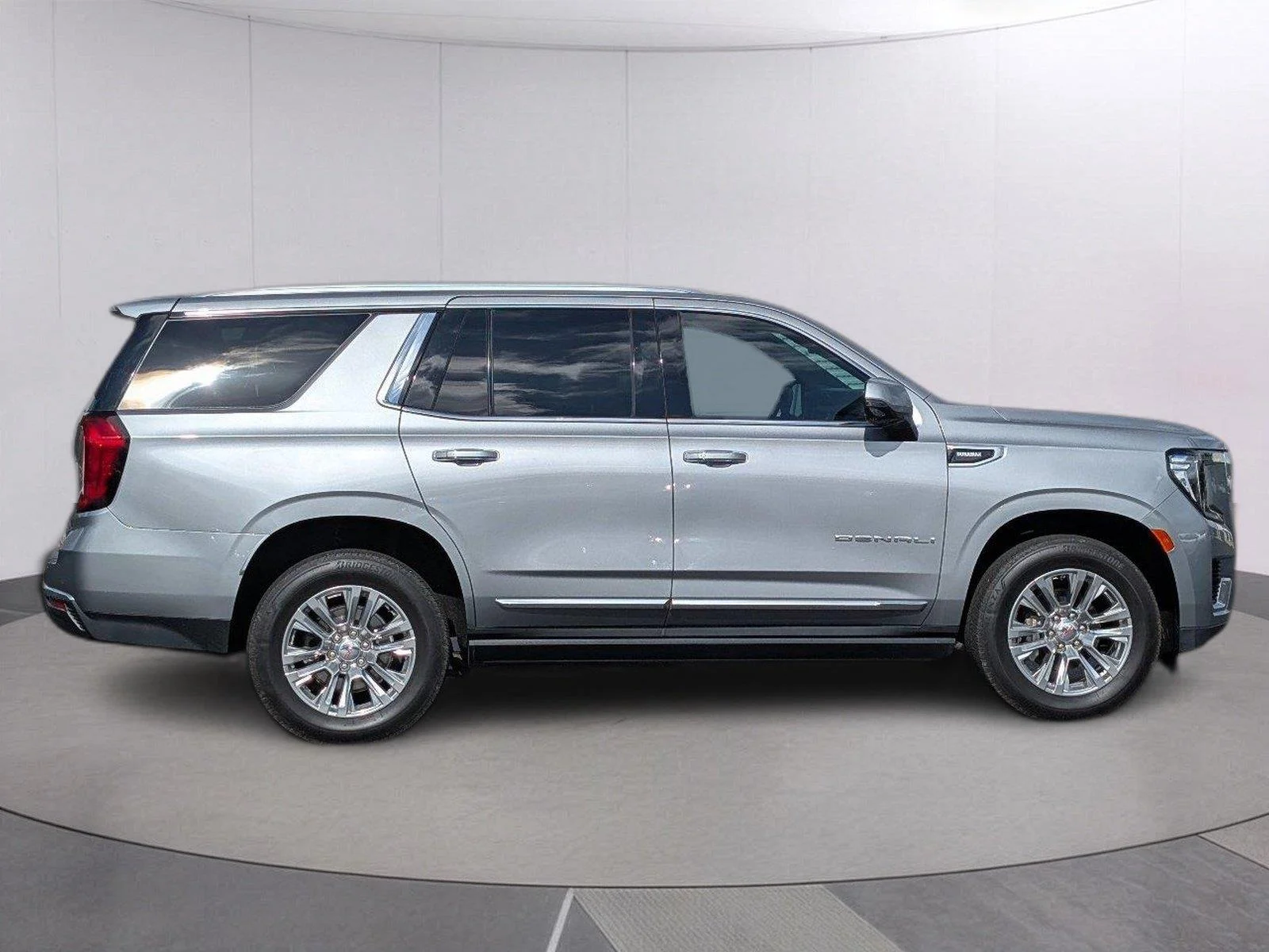 Used 2023 STERLING METALLIC GMC Denali image 8