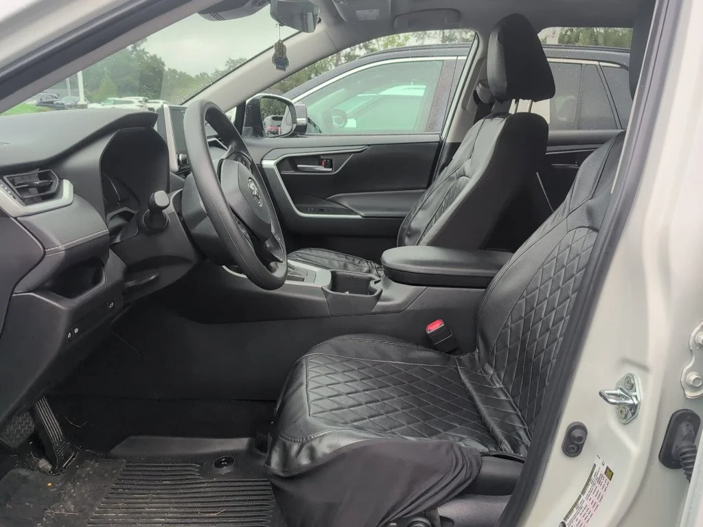 Used 2025 White Toyota XLE image 2