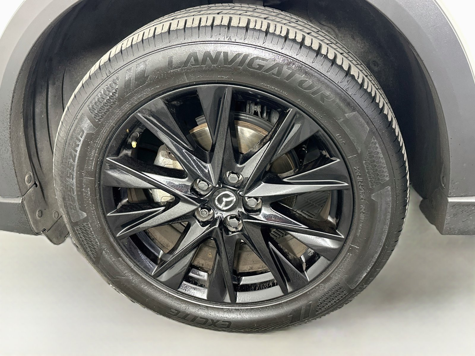Used 2025 White Metallic Mazda 2.5 S Carbon Edition image 33