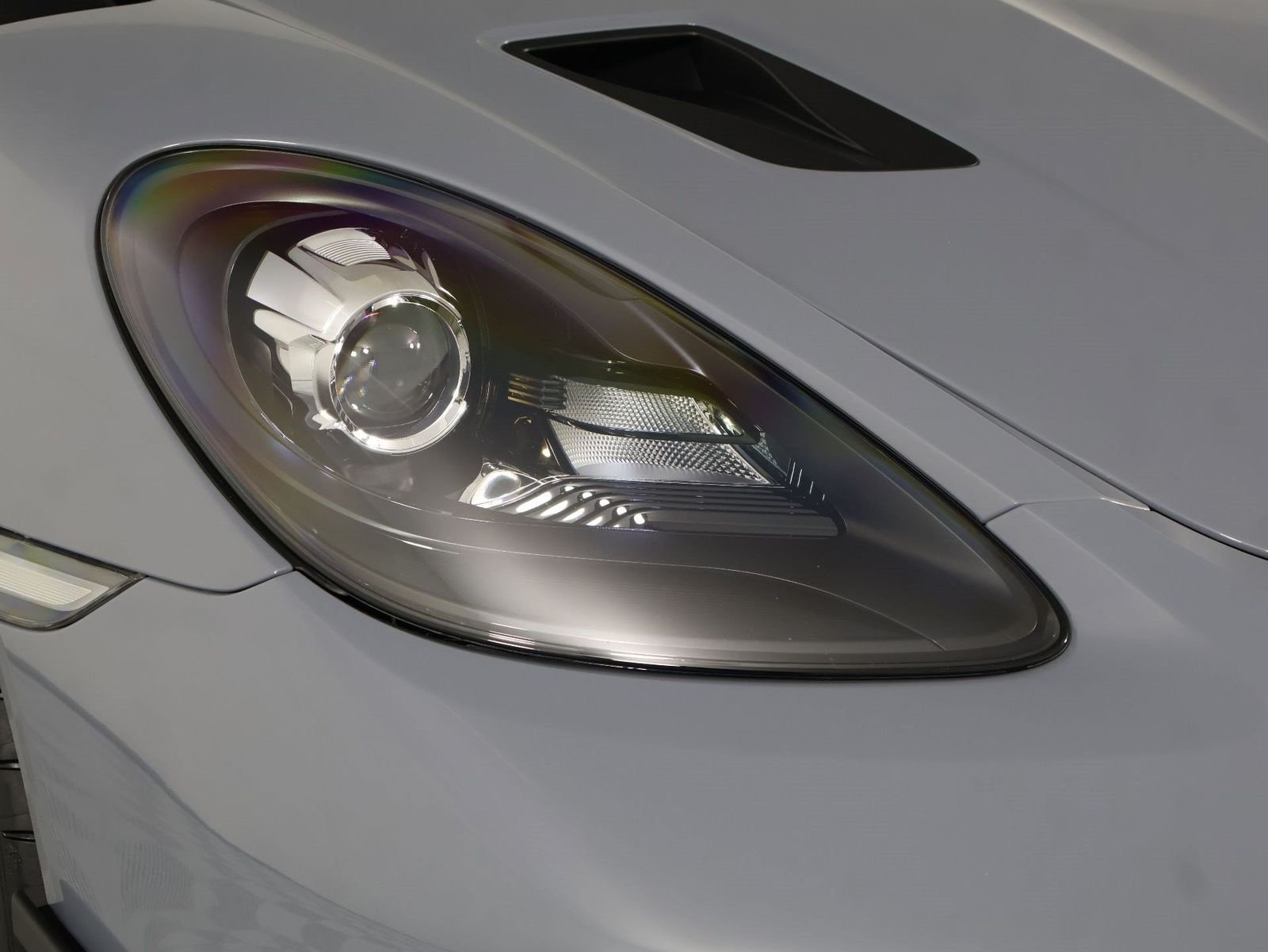 Certified Used 2024 Arctic Grey Porsche RS image 24