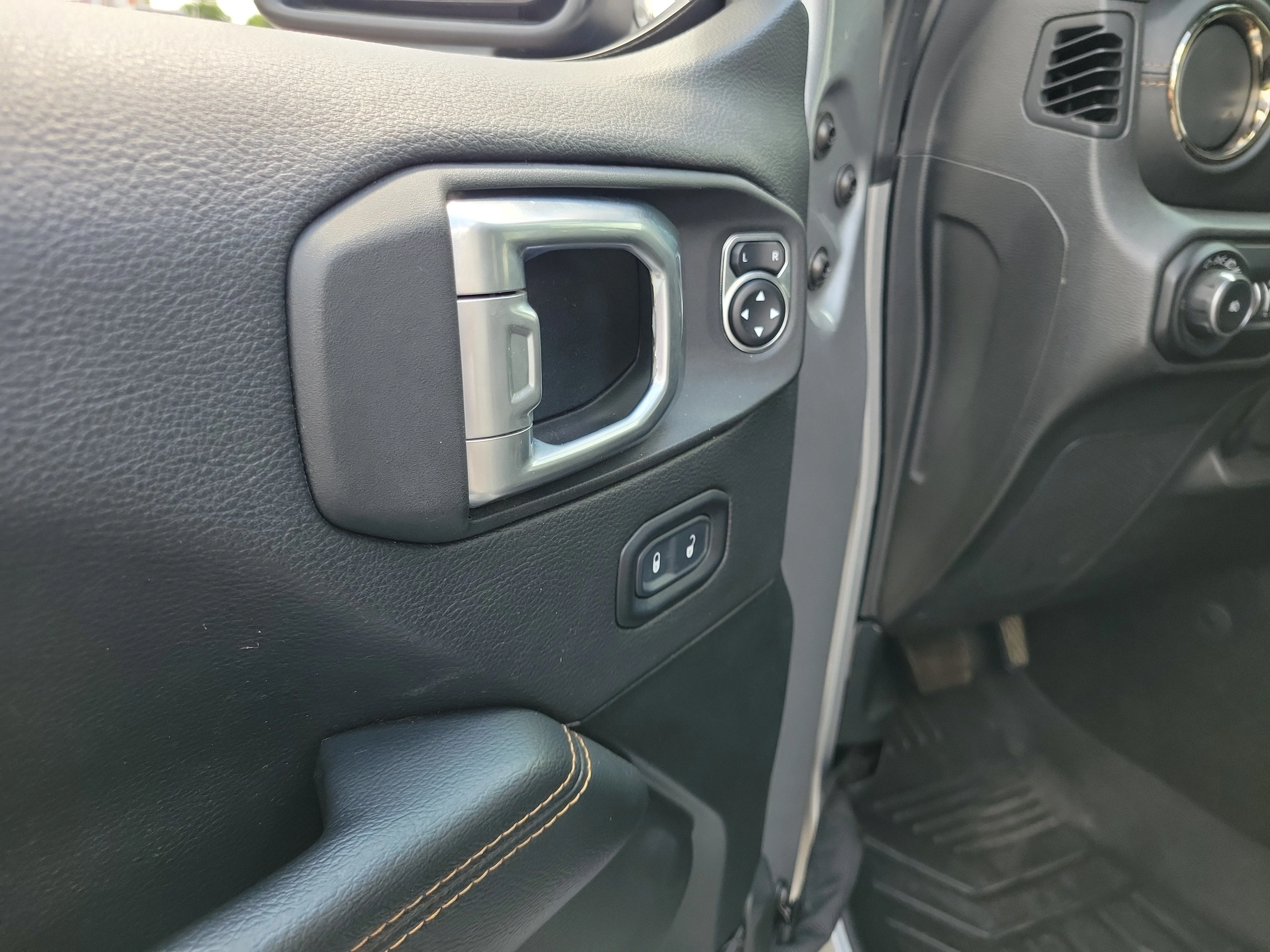 Used 2021 Billet Silver Metallic Clear Coat Jeep High Altitude image 18