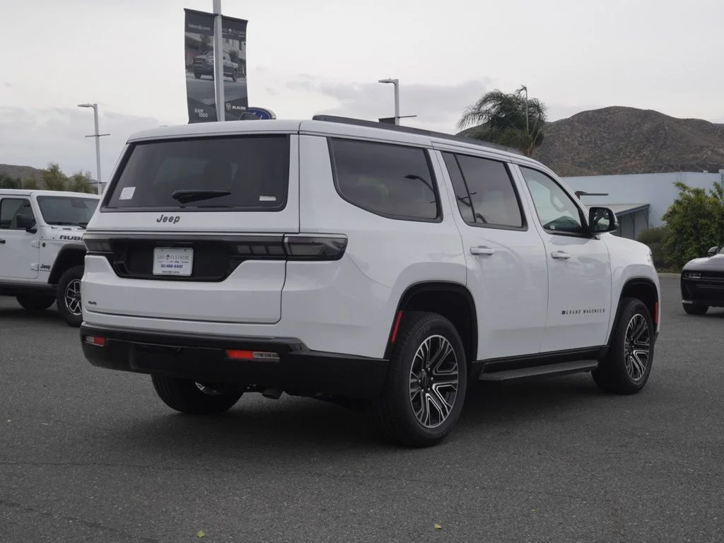 New 2026 Bright White Clear-Coat Exterior Paint Jeep  image 3