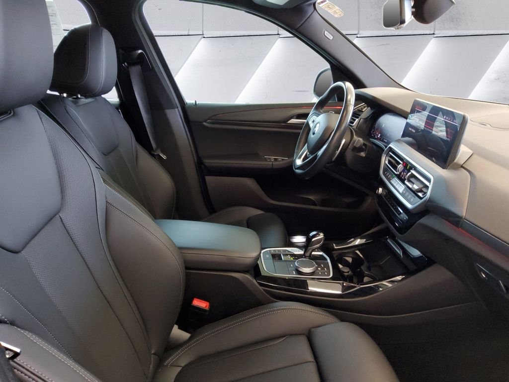 Used 2022 Black BMW xDrive30i image 13