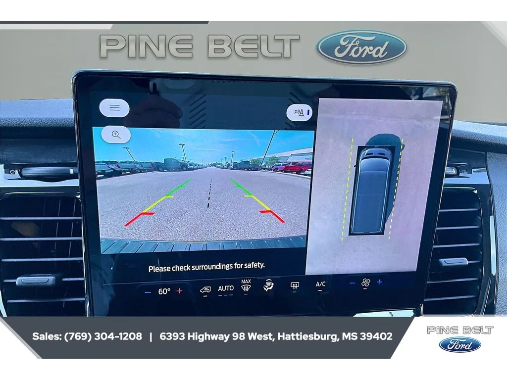 Used 2023 Oxford White Ford XLT image 15