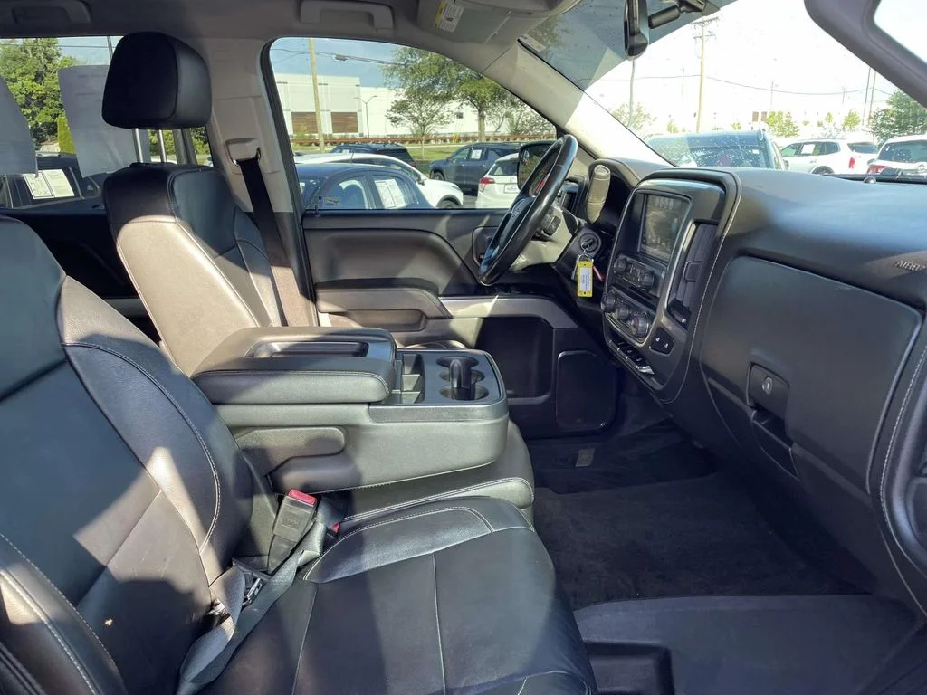 Used 2018 CAJUN RED TINTCOAT Chevrolet LTZ image 8