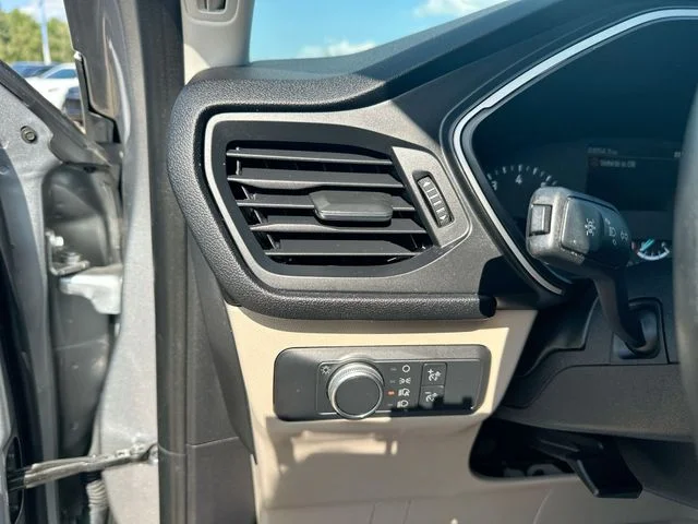 Used 2022 Silver Ford SE image 20