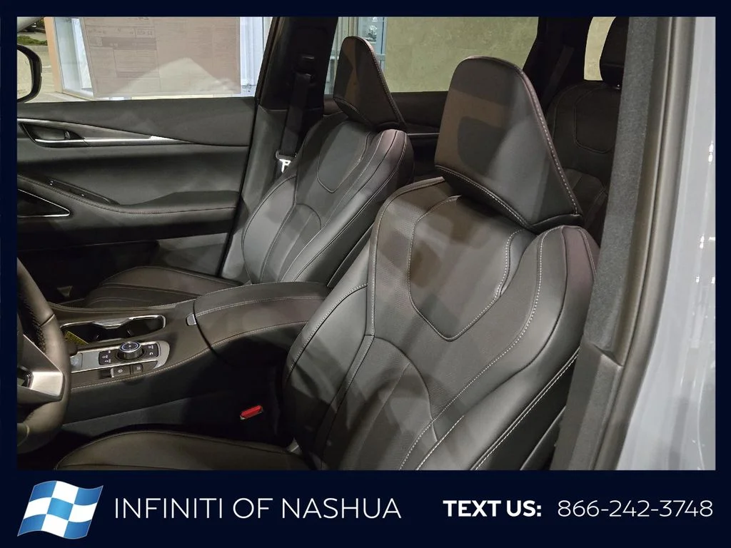 New 2027 HARBOR GRAY INFINITI Luxe AWD image 7