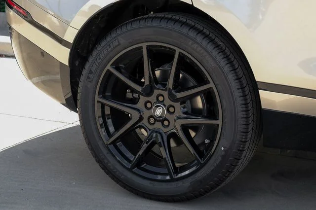 New 2026 Gold Land Rover Dynamic SE image 67