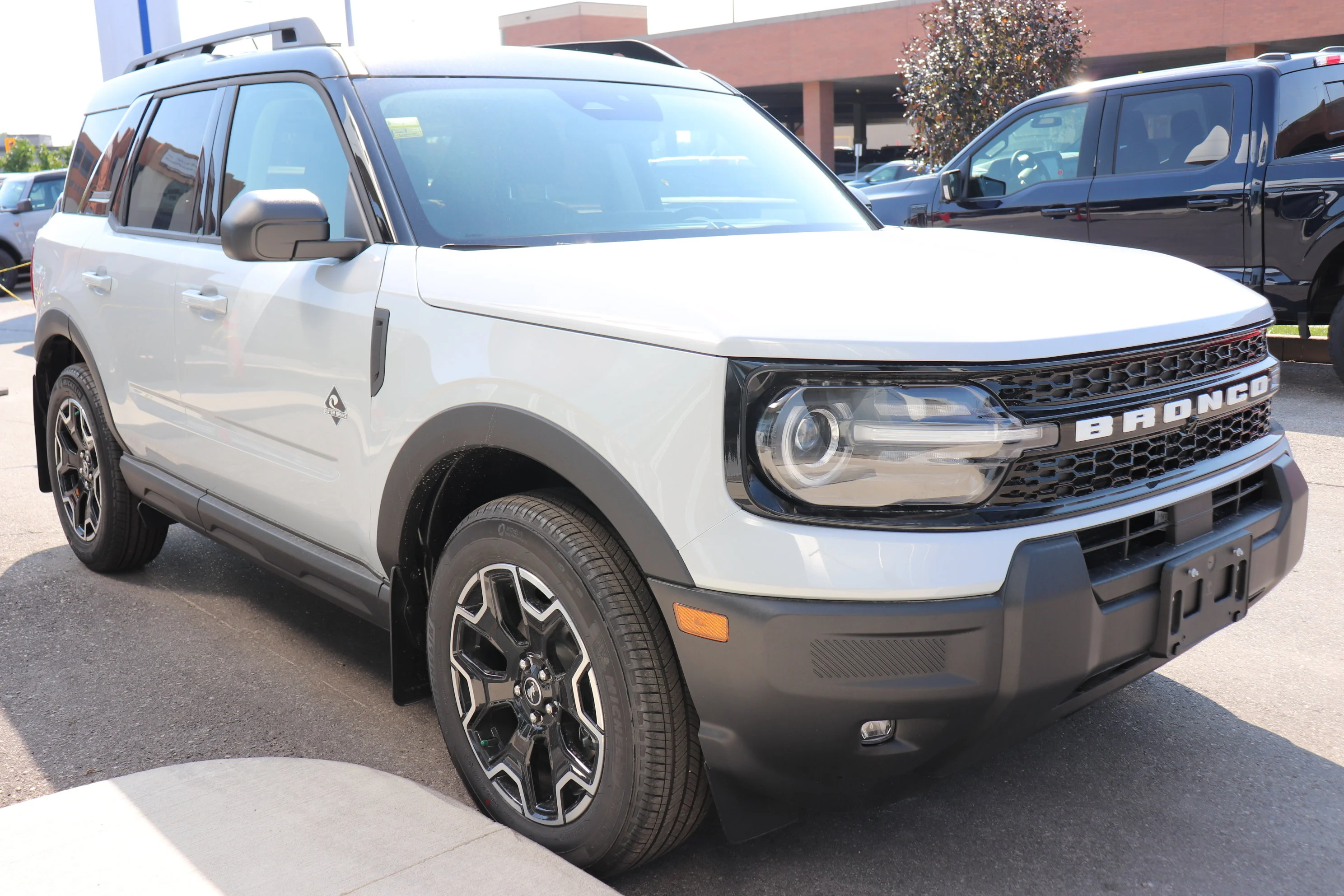 New 2026 SPACE WHITE METALLIC Ford Outer Banks image 5