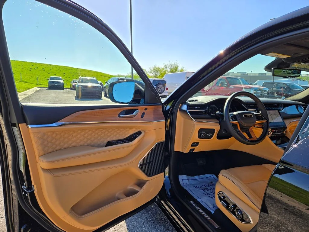 Used 2024 Black Jeep Summit image 14