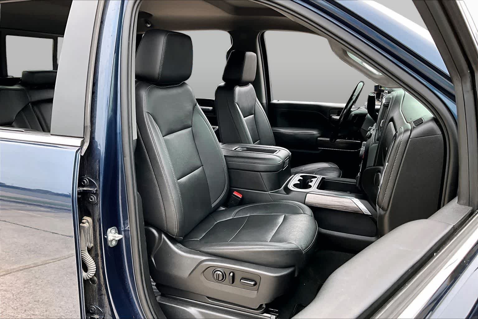 Used 2021 Northsky Blue Metallic Chevrolet LTZ image 9