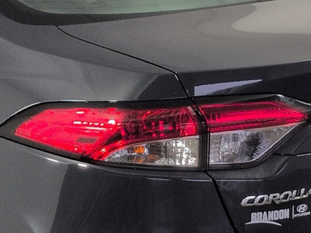 2024 Toyota Corolla LE - Photo 9