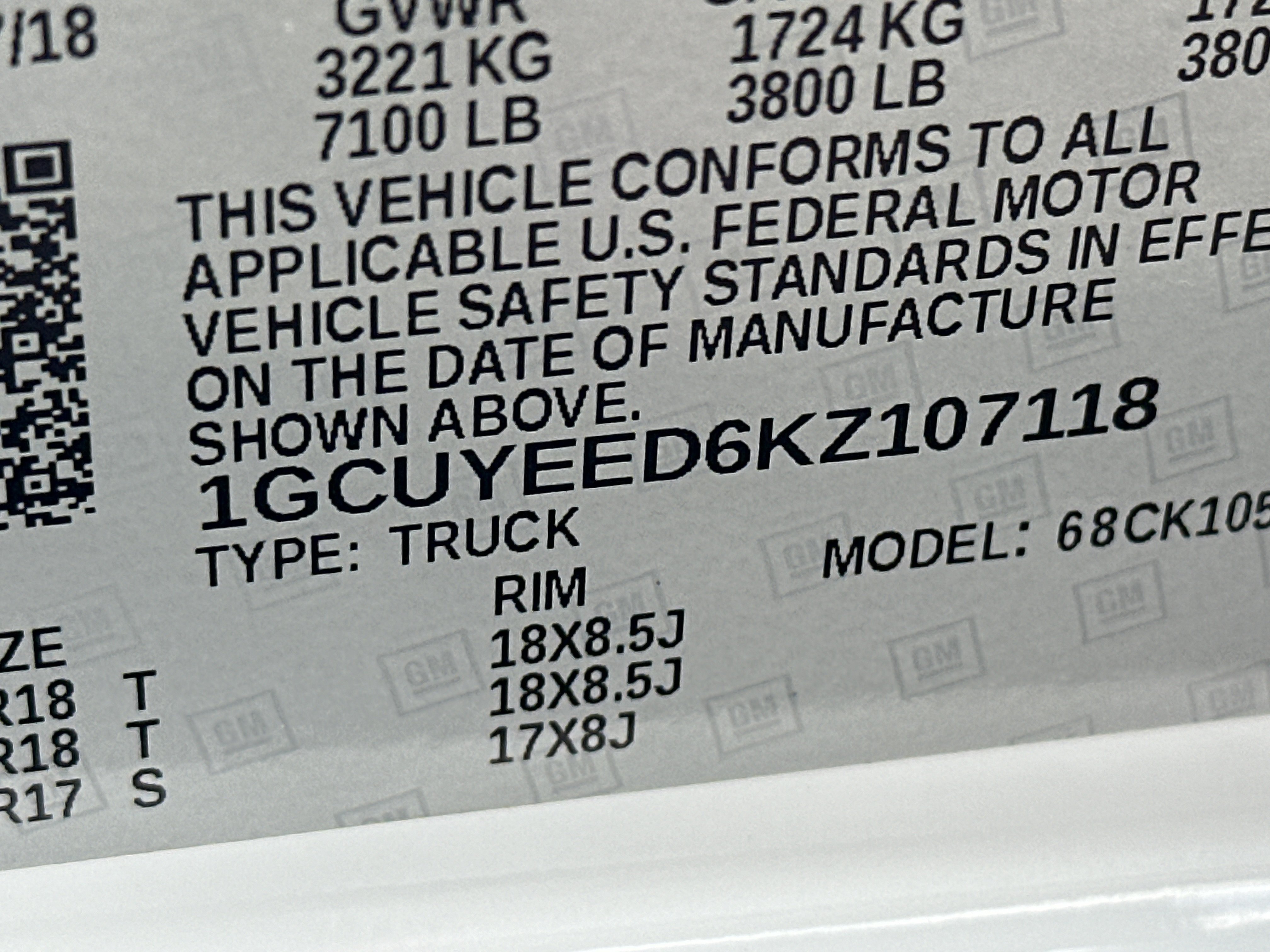 Used 2019 SUMMIT WHITE Chevrolet RST image 30