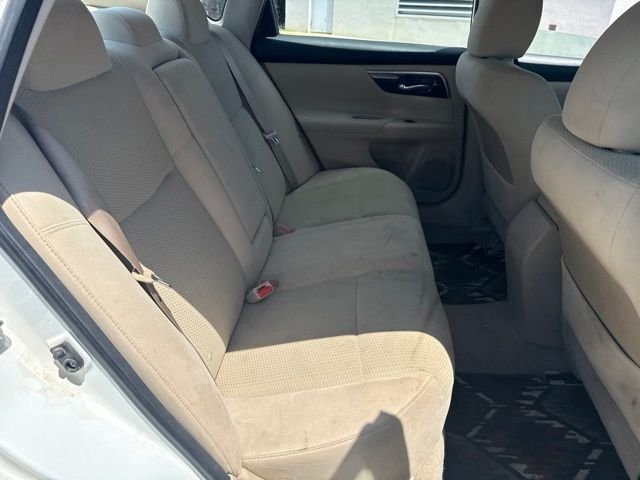 Used 2014 White Nissan 2.5 SV image 16