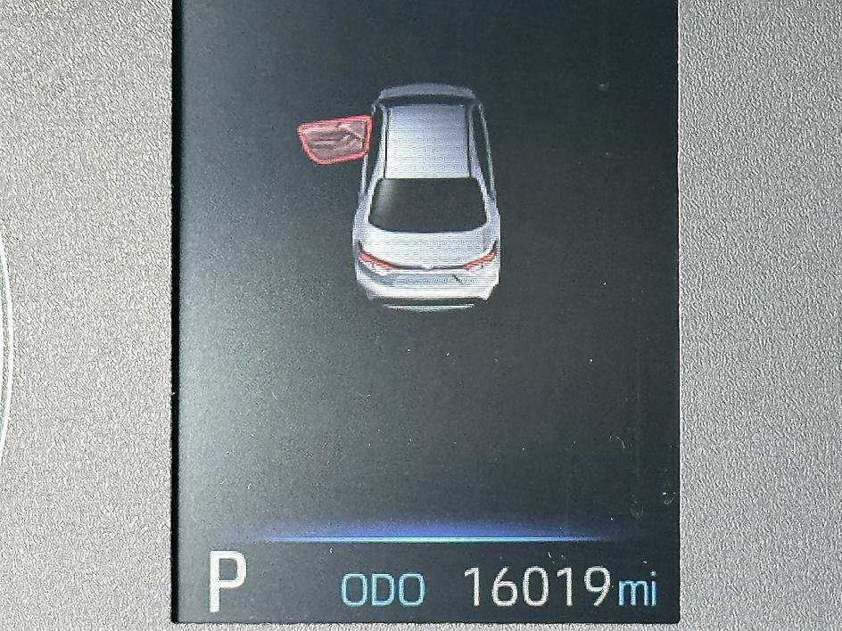 Used 2025 Ice Toyota SE image 15