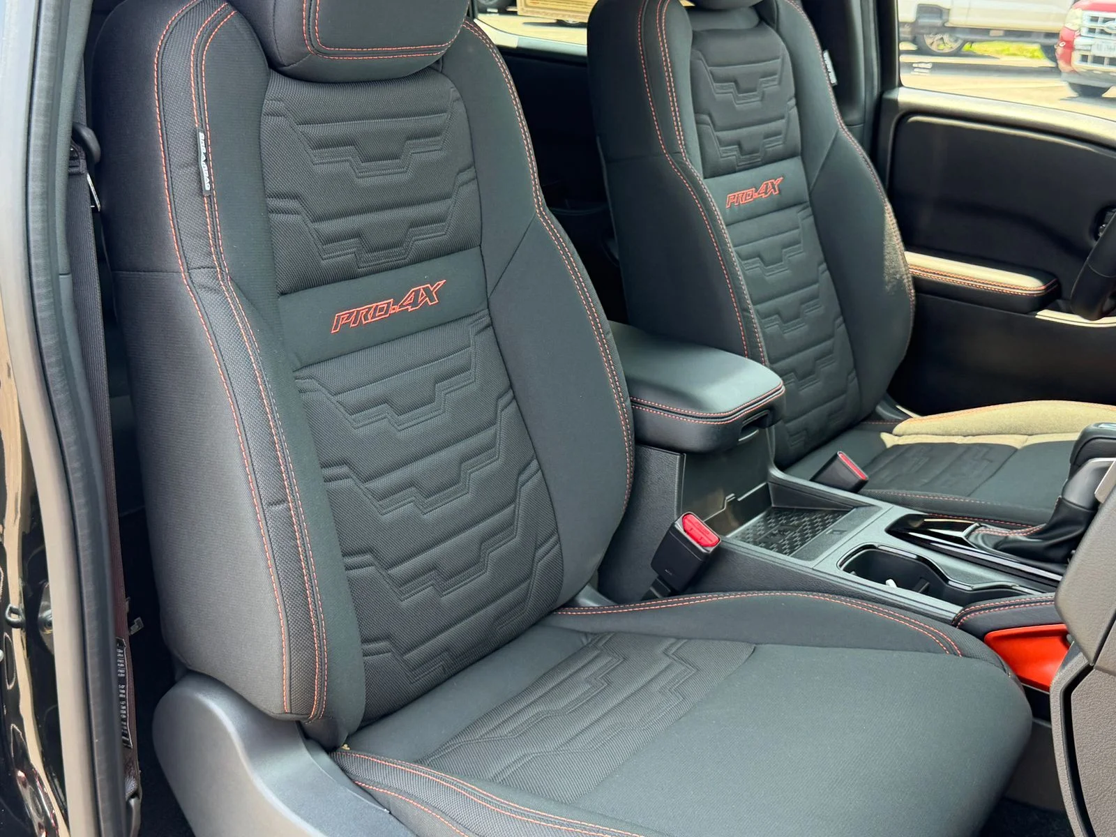 Used 2025 Black Nissan PRO-4X image 33
