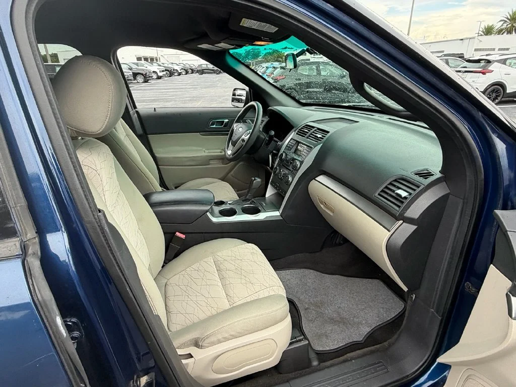Used 2012 Blue Ford Base image 18