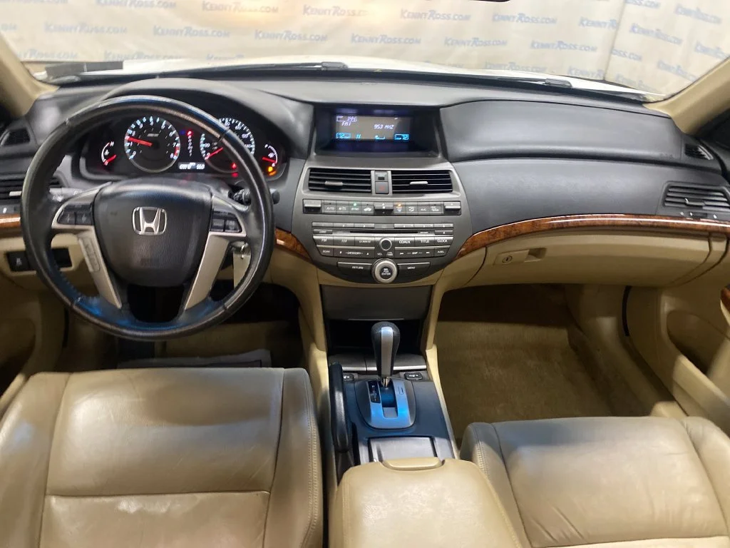 Used 2012 White Honda EX-L image 22