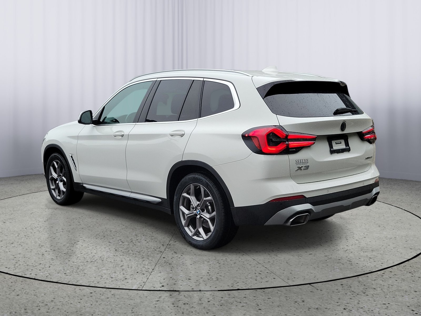 Used 2023 White BMW xDrive30i image 4