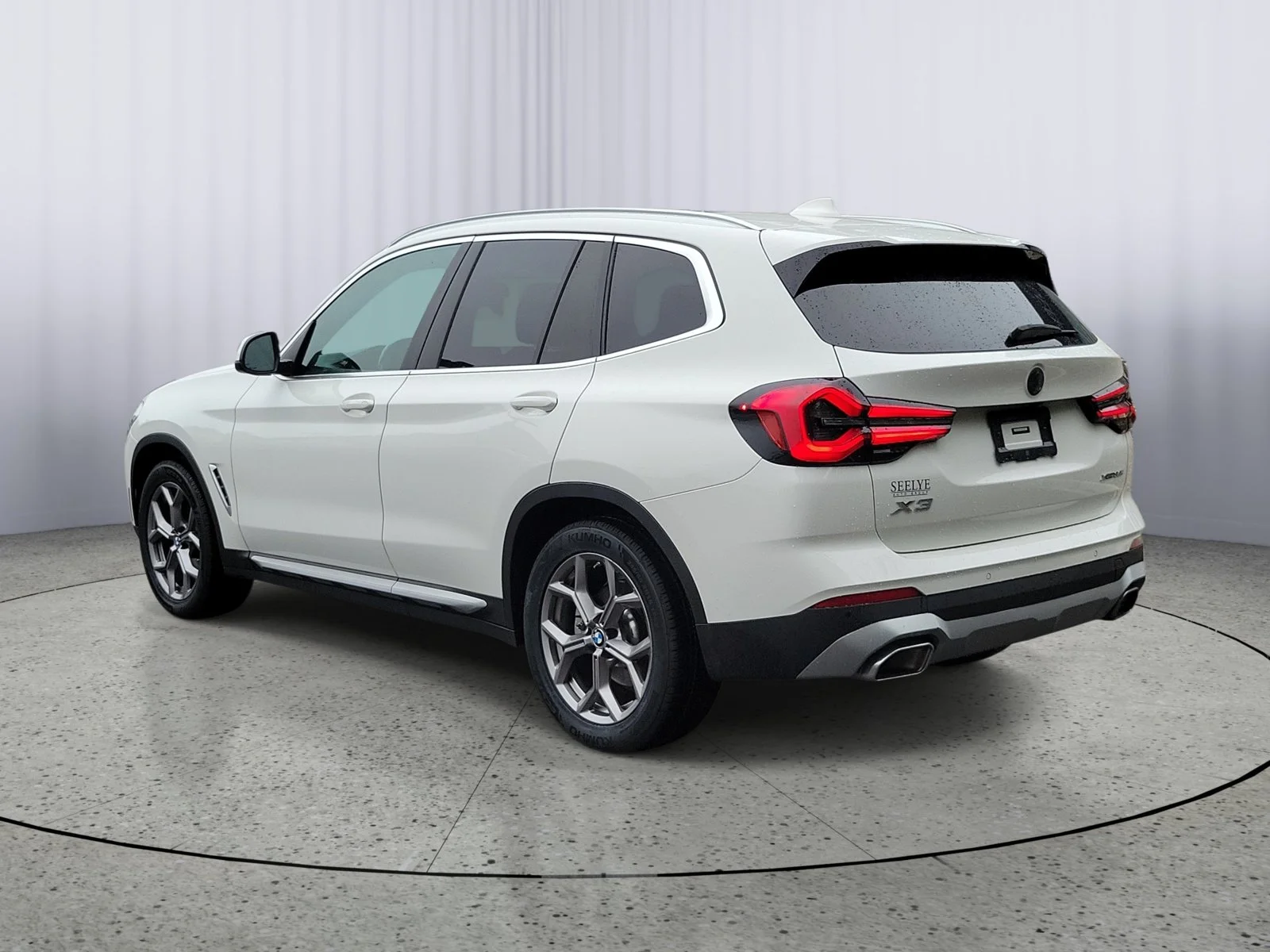 Used 2023 Alpine White BMW xDrive30i image 4