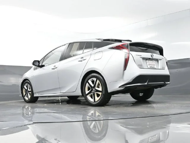 Used 2016 Silver Toyota Four Touring image 34