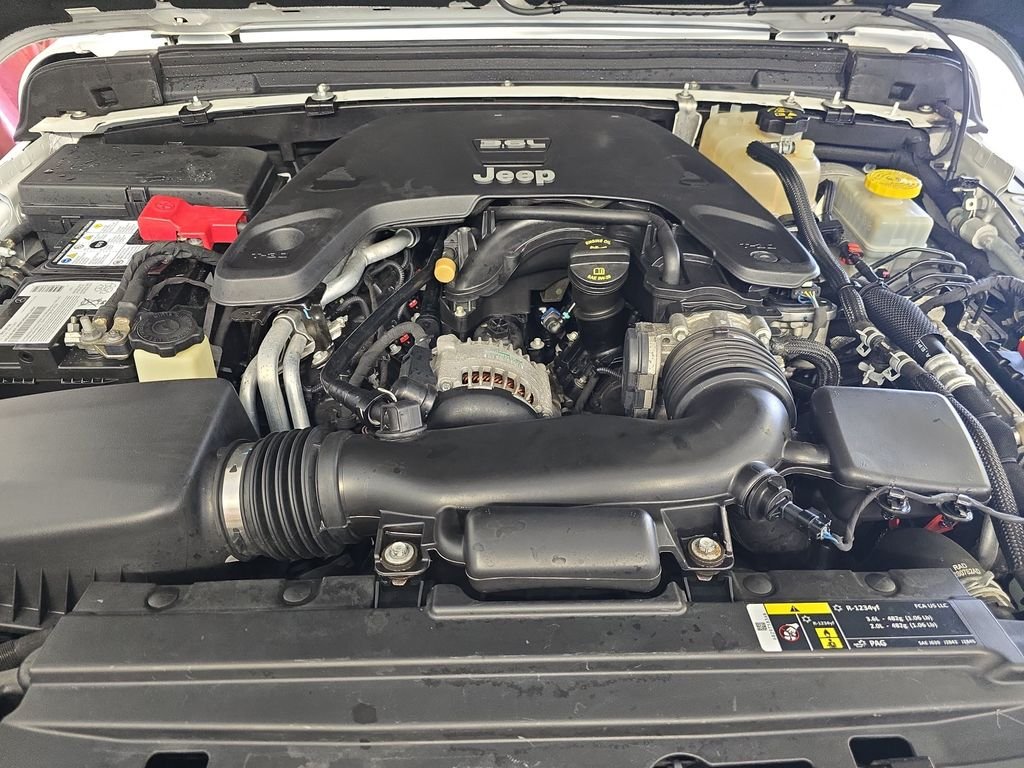 Used 2019 White Jeep Unlimited Sport S image 29