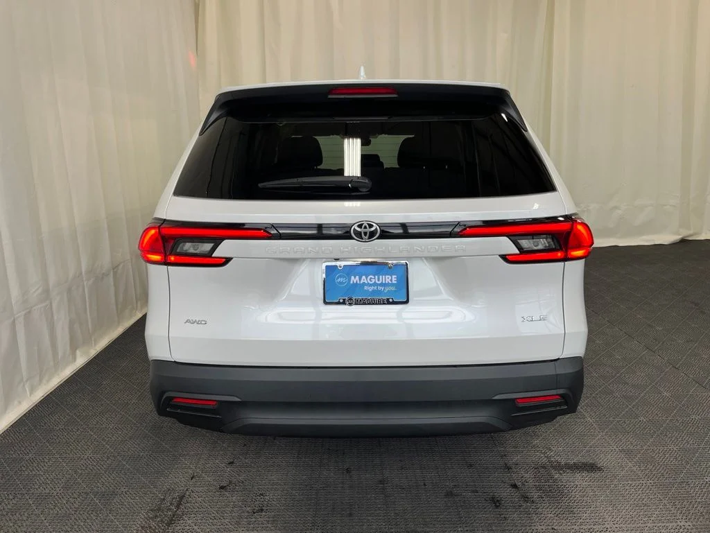 Used 2024 White Toyota XLE image 28