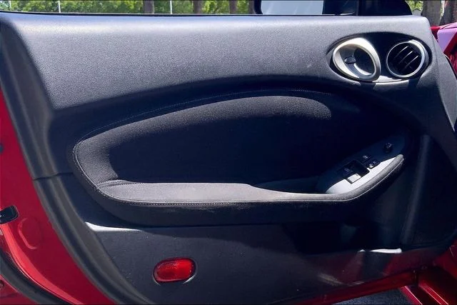 Used 2020 Passion Red Nissan Base image 21
