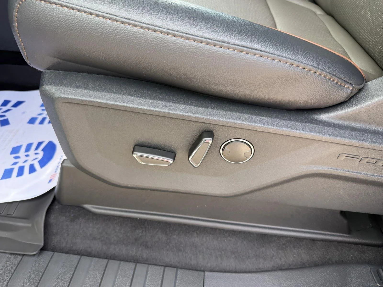 New 2026 Oxford White Ford Lariat® image 16
