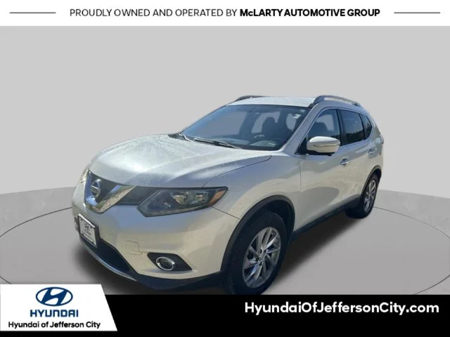 Used 2015 White Nissan SL image 1