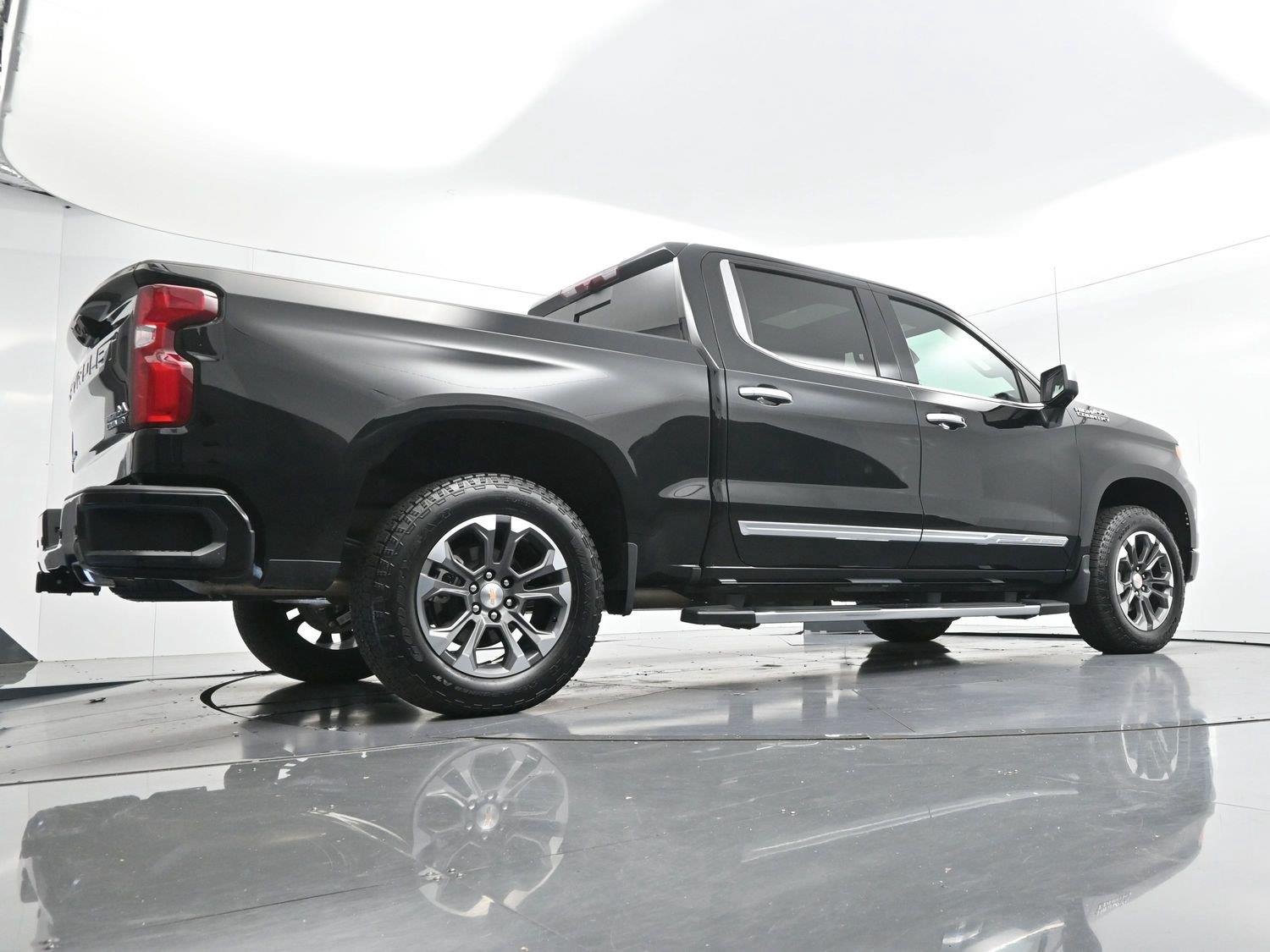 Used 2026 Black Chevrolet High Country image 48