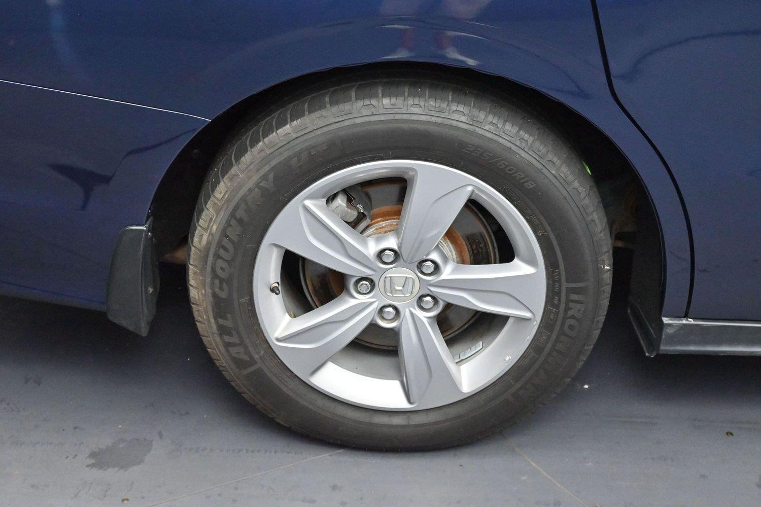 Used 2018 Blue Honda EX-L image 34
