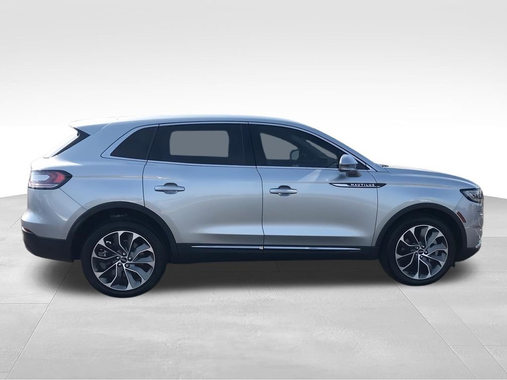 Used 2023 Silver Lincoln Reserve image 9