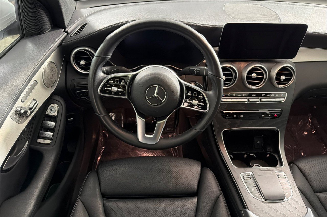 Used 2023 Polar White Mercedes-Benz GLC 300 image 13