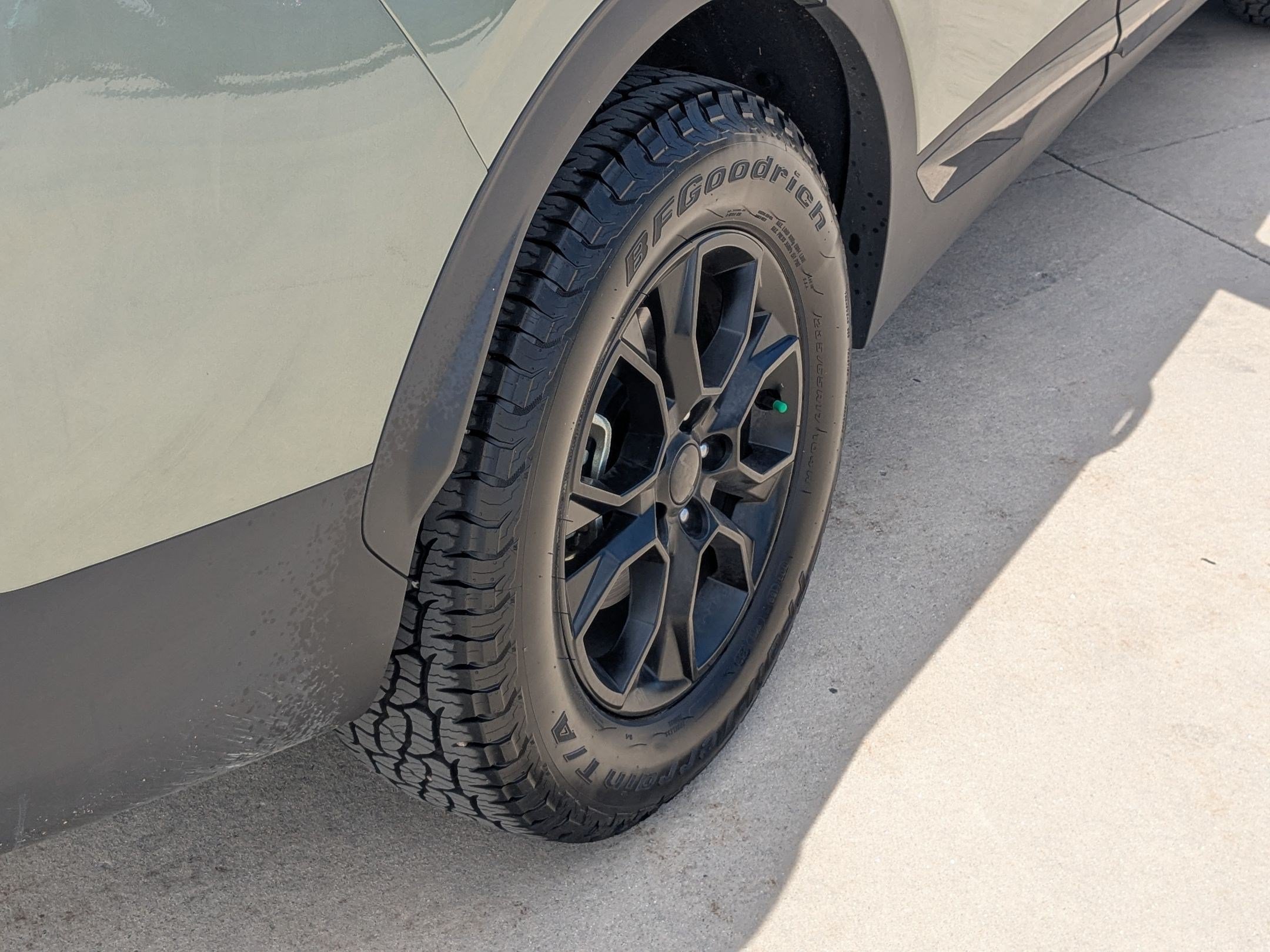 Certified Used 2025 Green Kia X-Pro image 12