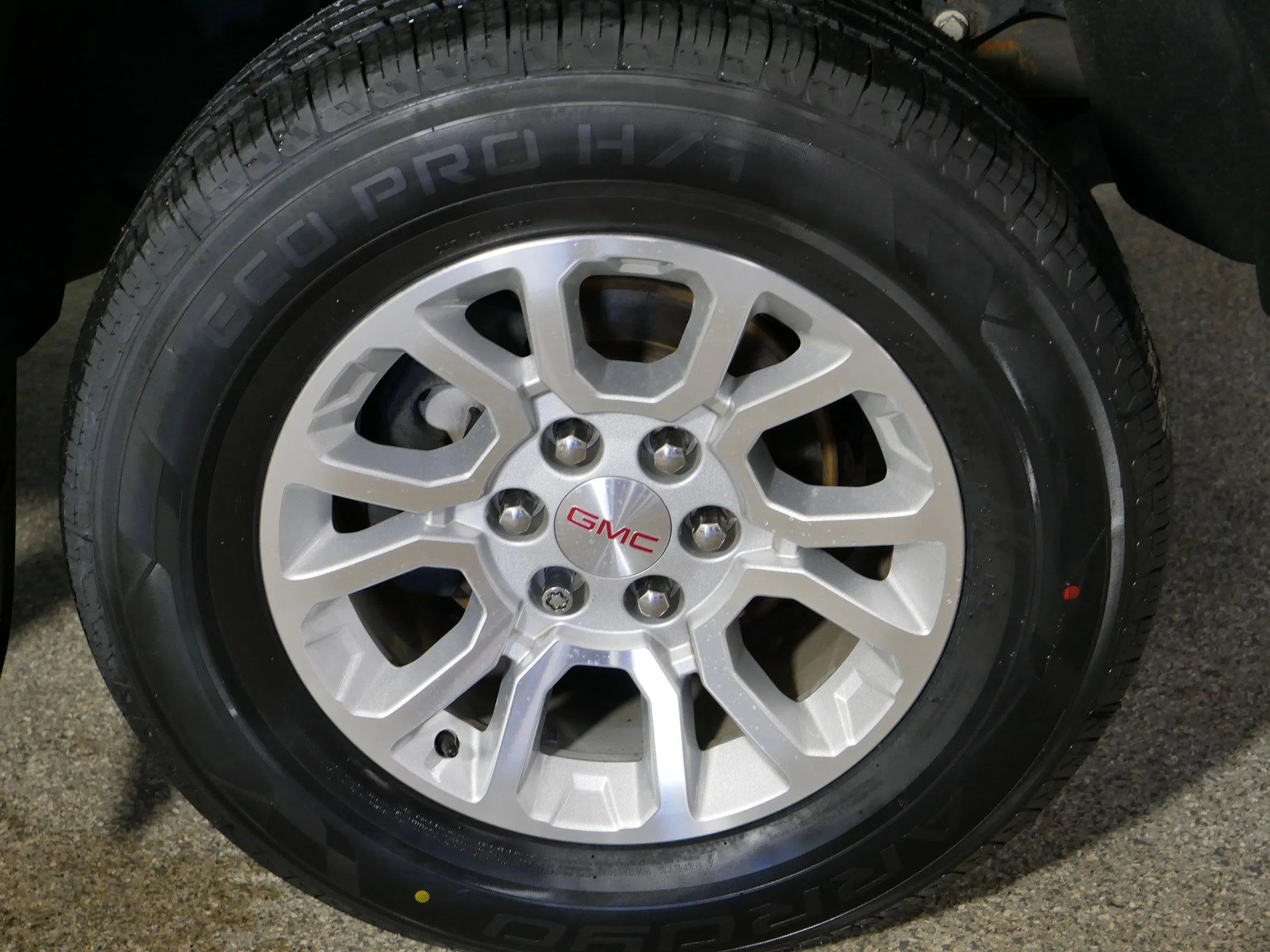Used 2019 Summit White GMC SLE image 15