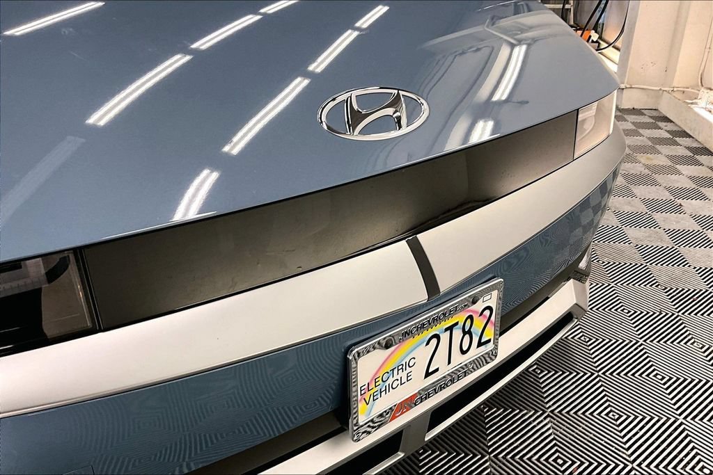 Used 2024  Hyundai SE image 29