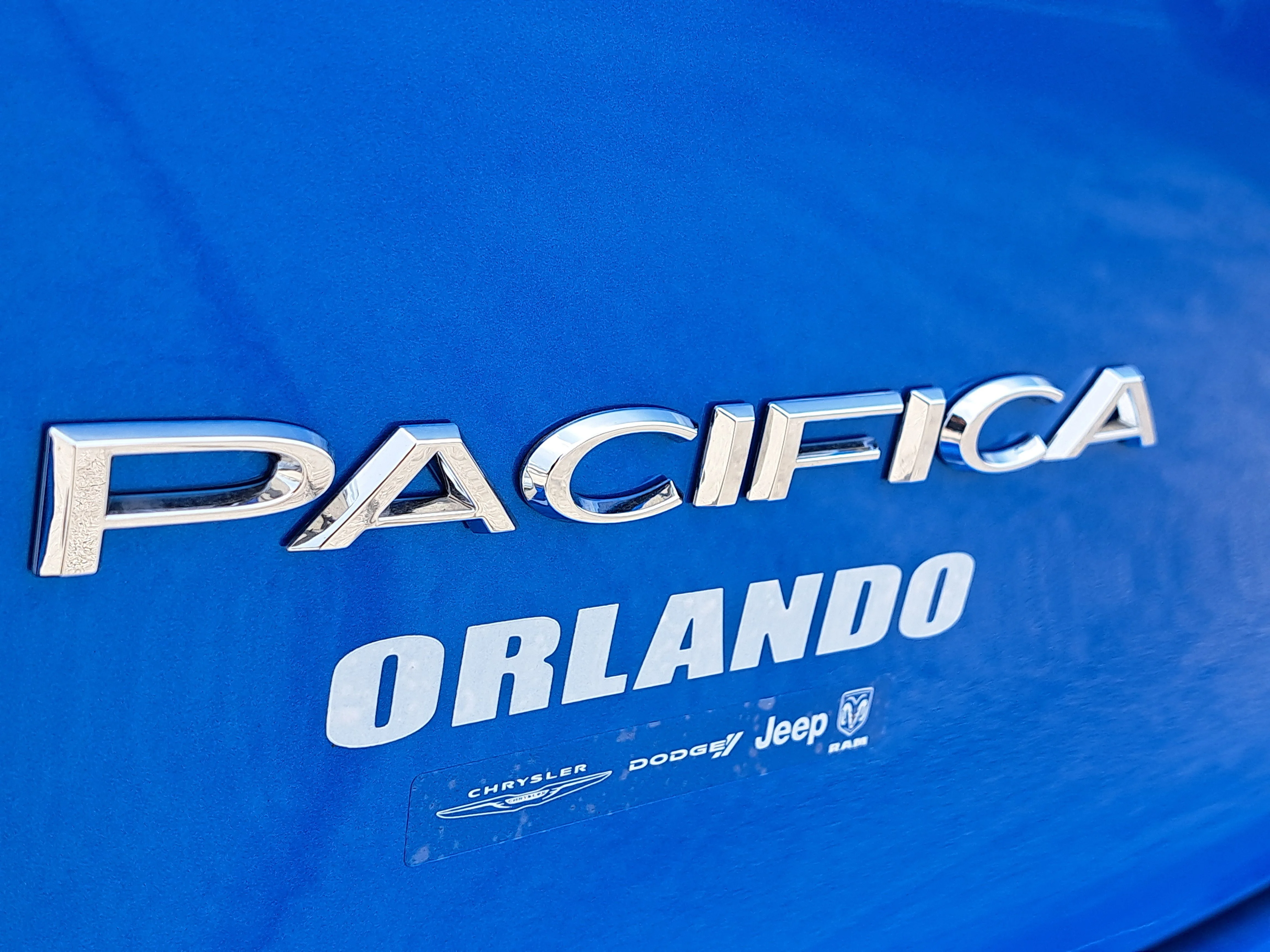 New 2026 Hydro Blue Pearlcoat Chrysler Select image 7