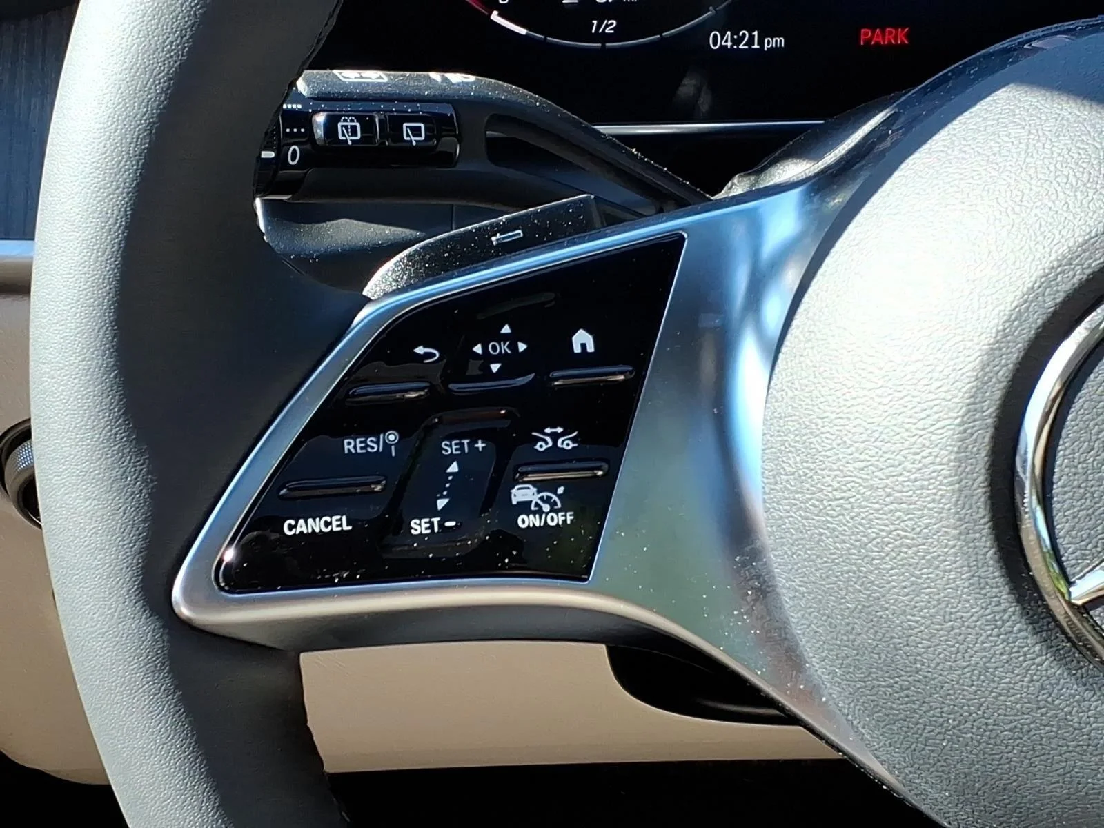 New 2026 SILVER Mercedes-Benz GLC 300 image 19