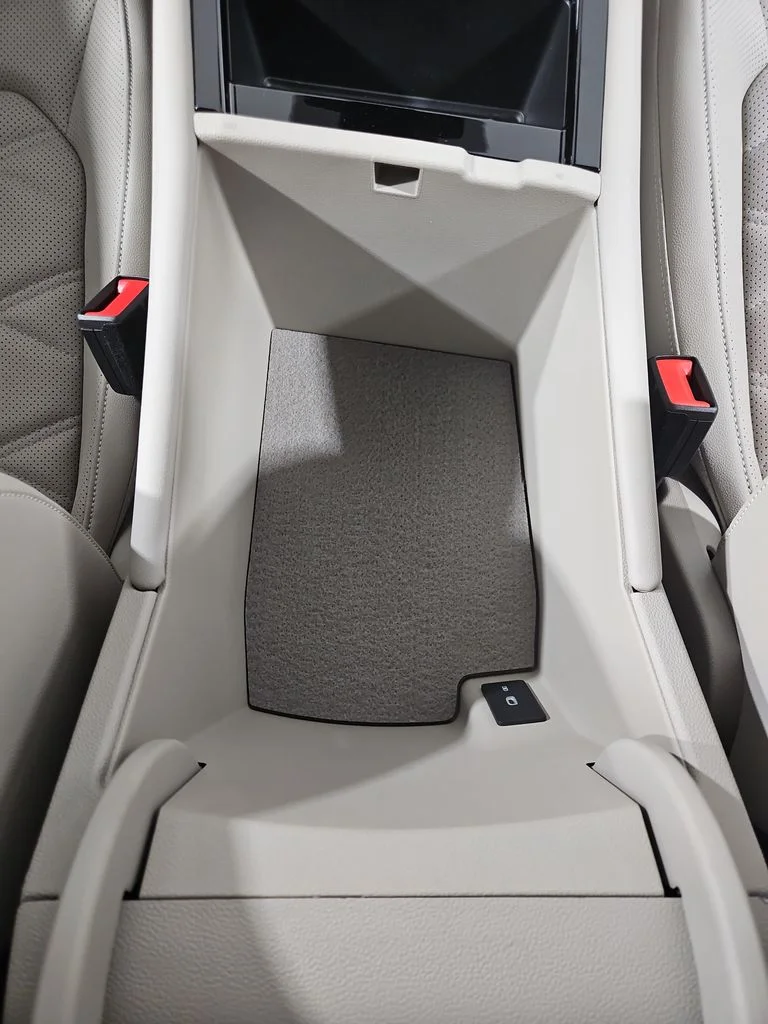 New 2026 White/off-white Volkswagen 2.0T SE w/Technology image 24