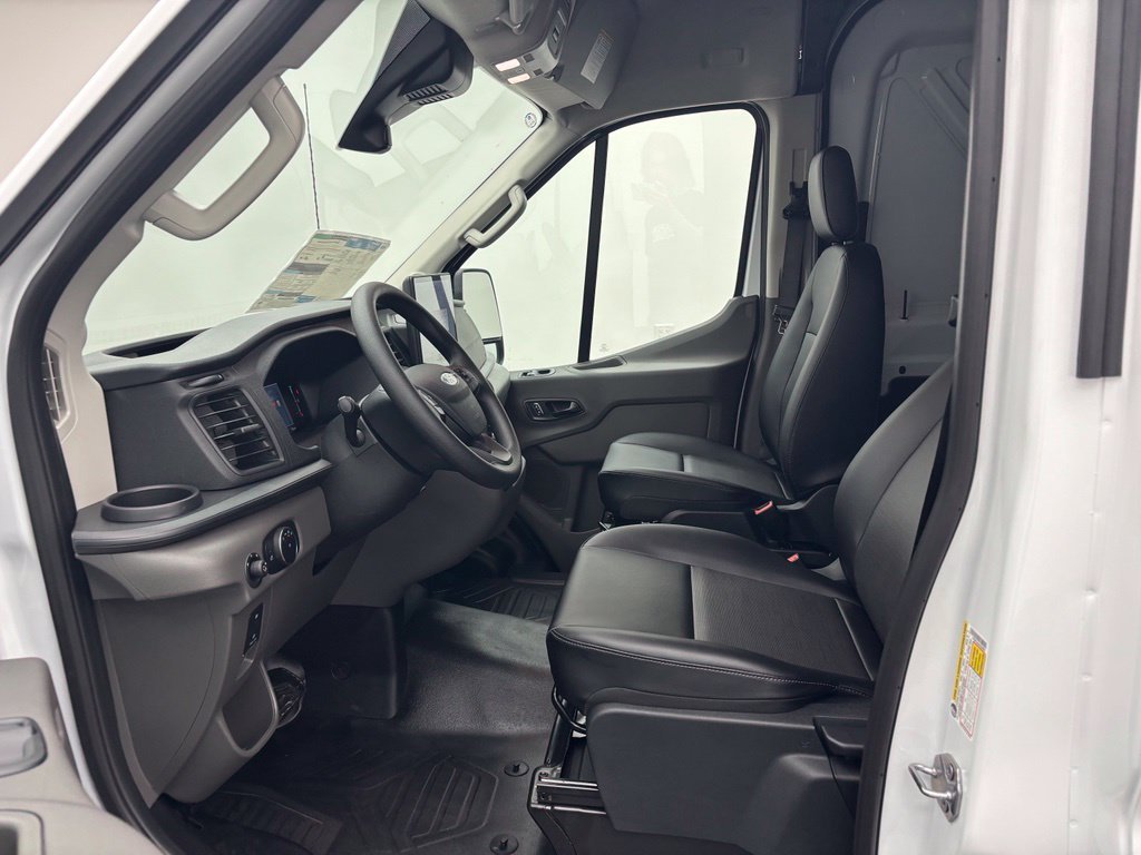 New 2027 White Ford Base image 22