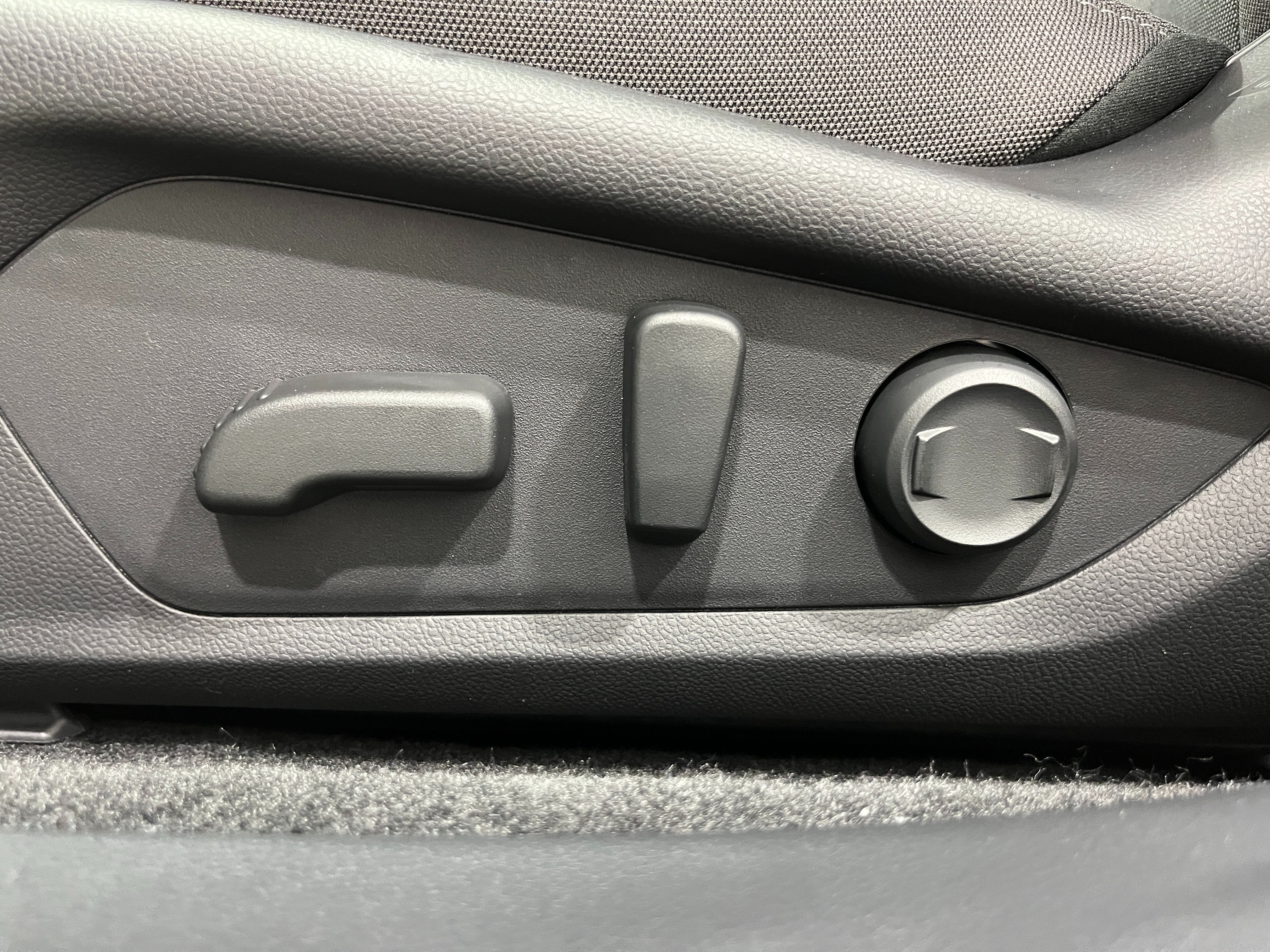 New 2026 MAGNETITE GRAY PEARL Subaru Premium image 13