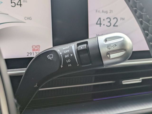 Used 2023 Gold Hyundai SEL image 27