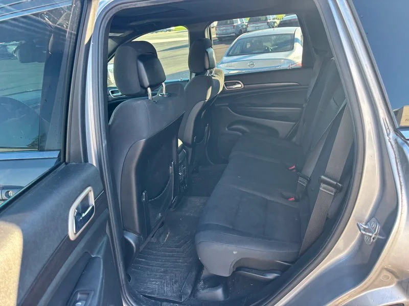 Used 2015 Silver Jeep Laredo image 10