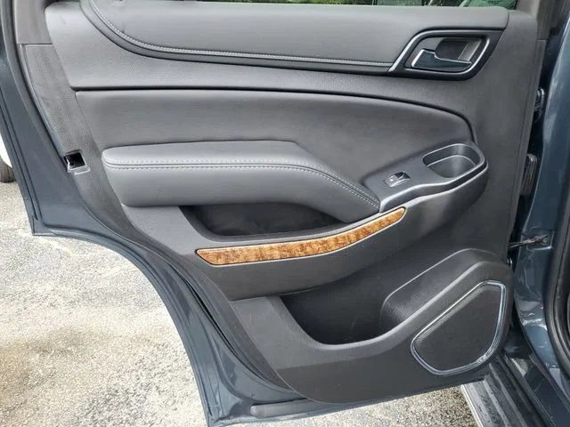 Used 2019 SHADOW GRAY METALLIC Chevrolet Premier image 24
