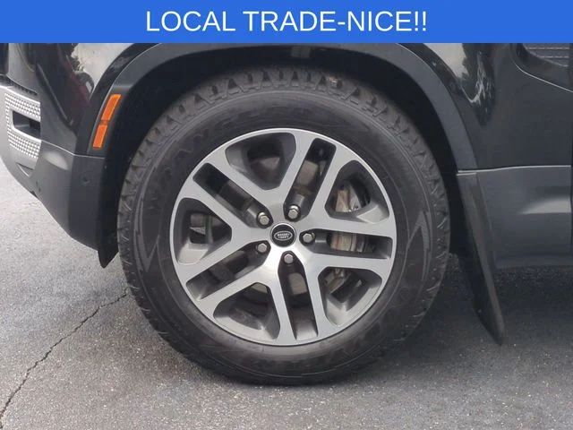 Used 2024  Land Rover S image 10