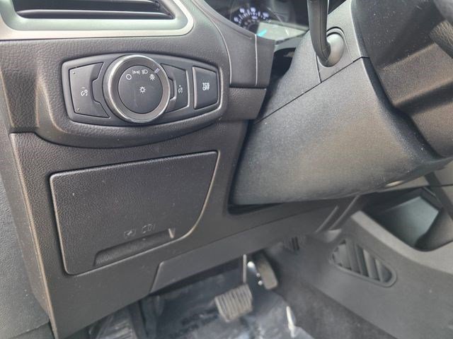 Used 2022 Black Metallic Ford SE image 20