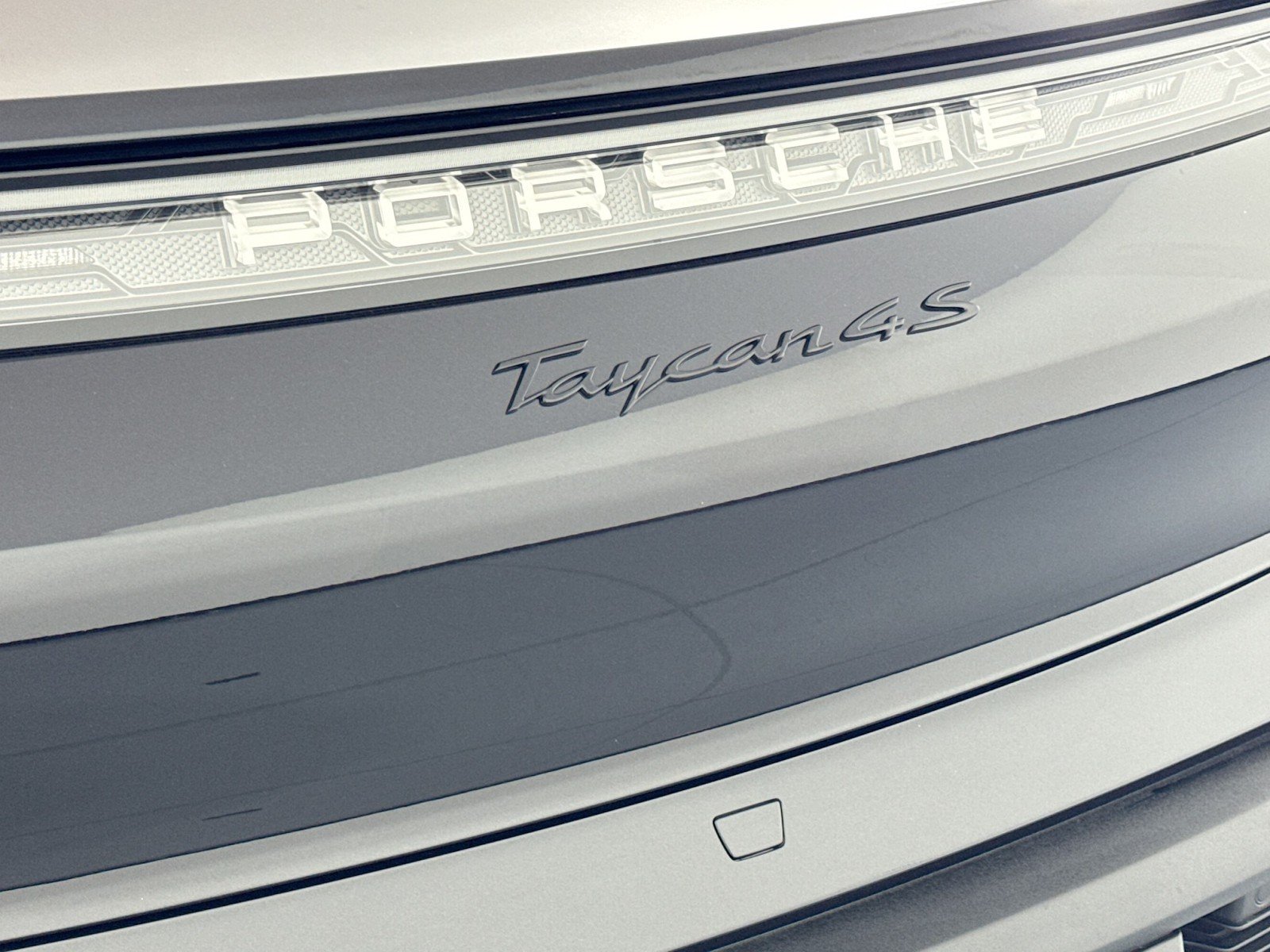 2025 Porsche Taycan S - Photo 25