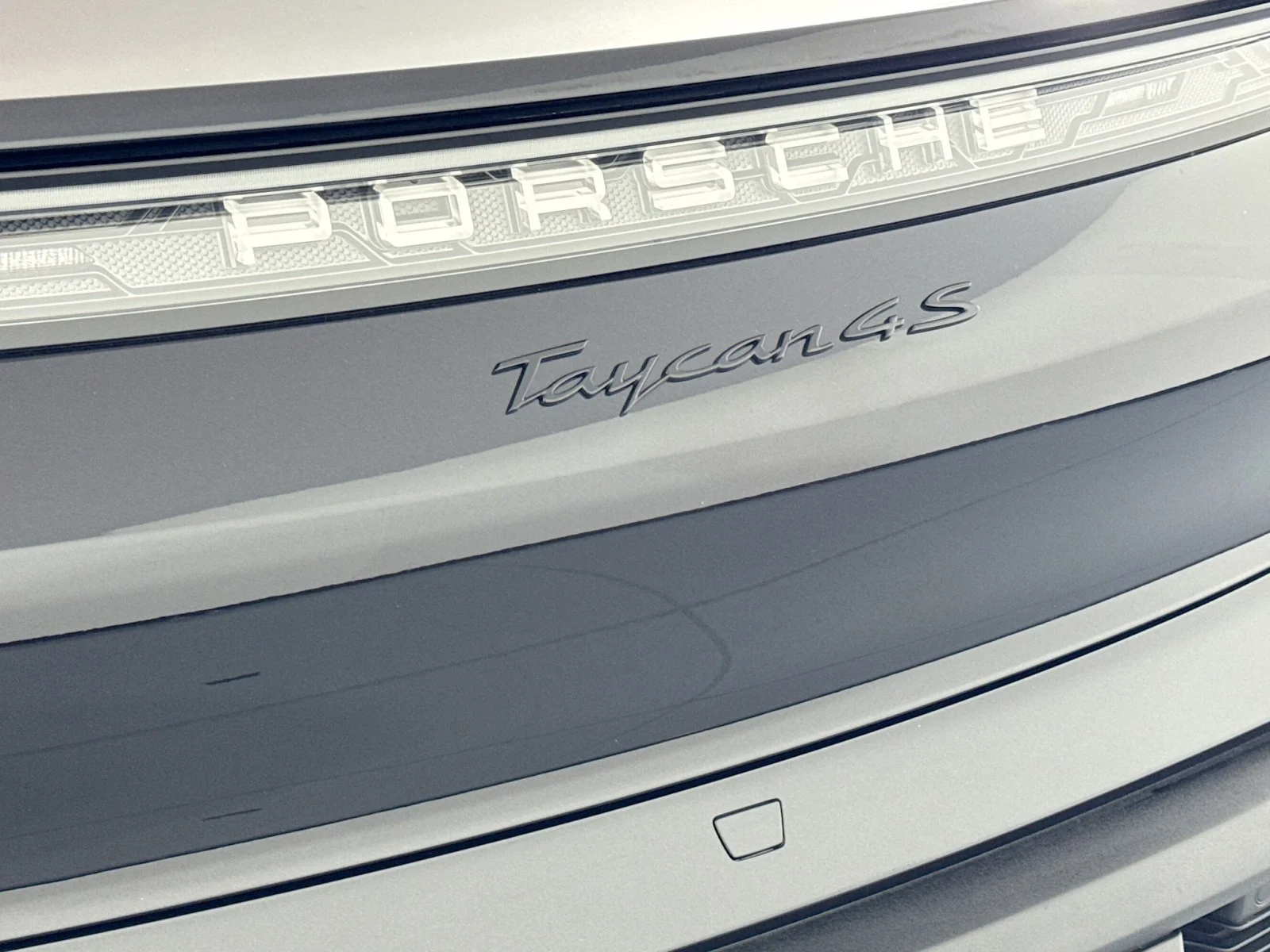 2025 Porsche Taycan S - Photo 25